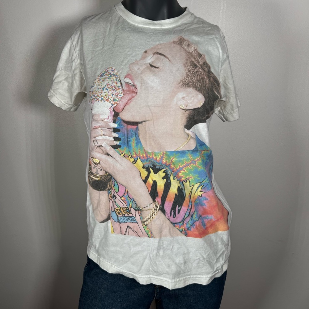 Rare Miley Cyrus Bangerz Tour authentic merch